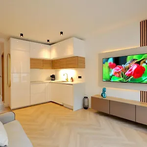 Apartment Gpf1 Monaco # - 6 Persons - Hypercenter - Private Parking - Full Renovated - 2 Bedrooms - Clim - Fast Wifi - Sun And, Menton